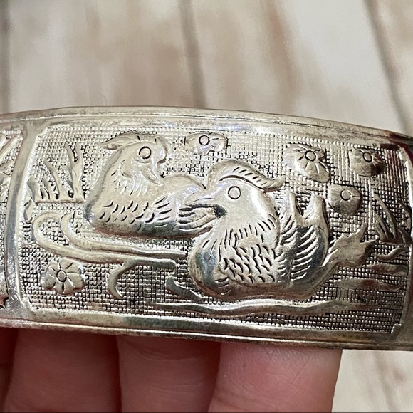 Unsigned Silver-tone Ornate Birds Deer Hen Peacock 1” Open Cuff Bangle Bracelet - Picture 4 of 10